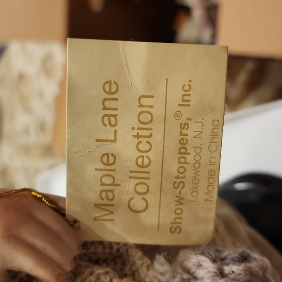 Dolls - Picture 2 of 6